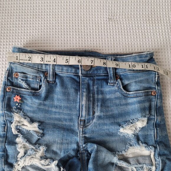 American Eagle Next Level Stretch Midi Shortie Blue Denim shorts Size 000 - Picture 4 of 13